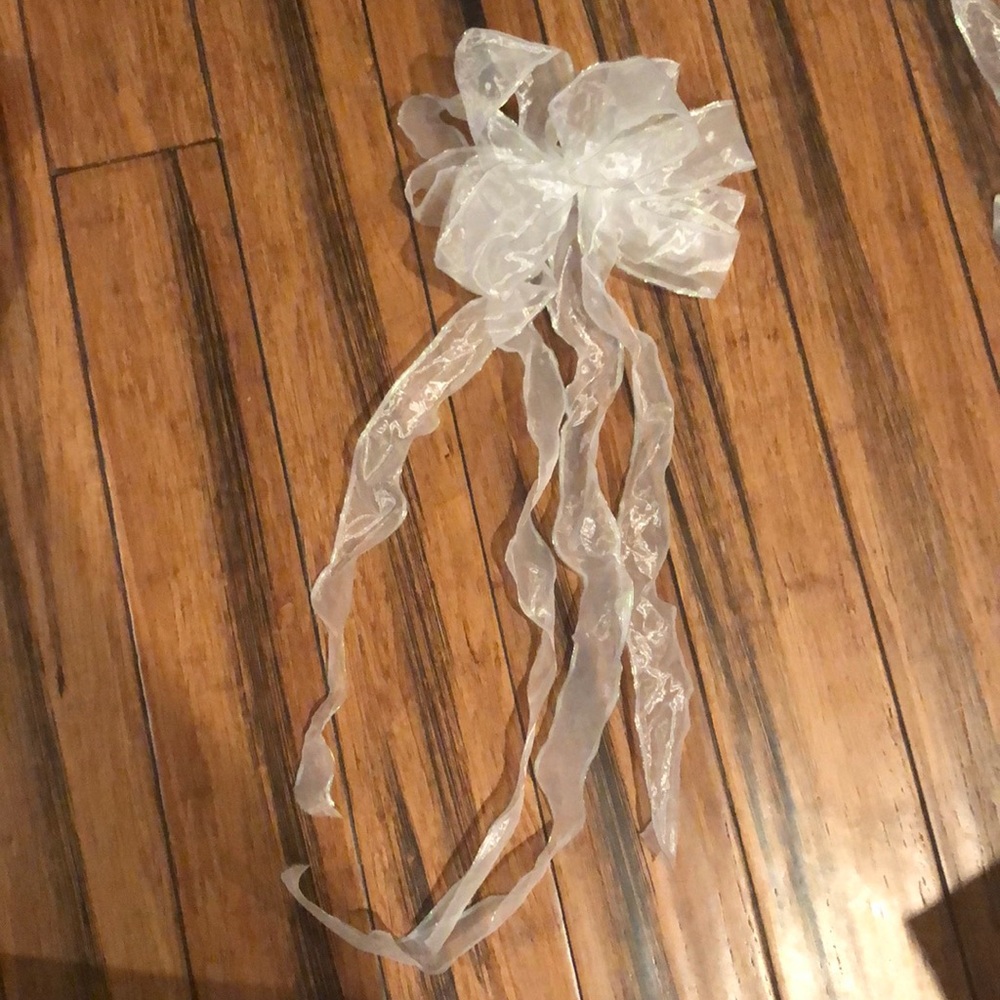 8 Bows used in wedding & tulle garland